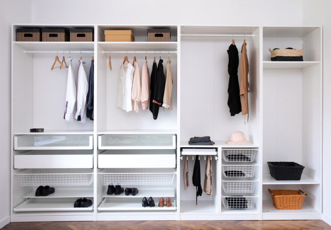 moderns garderobes skapis